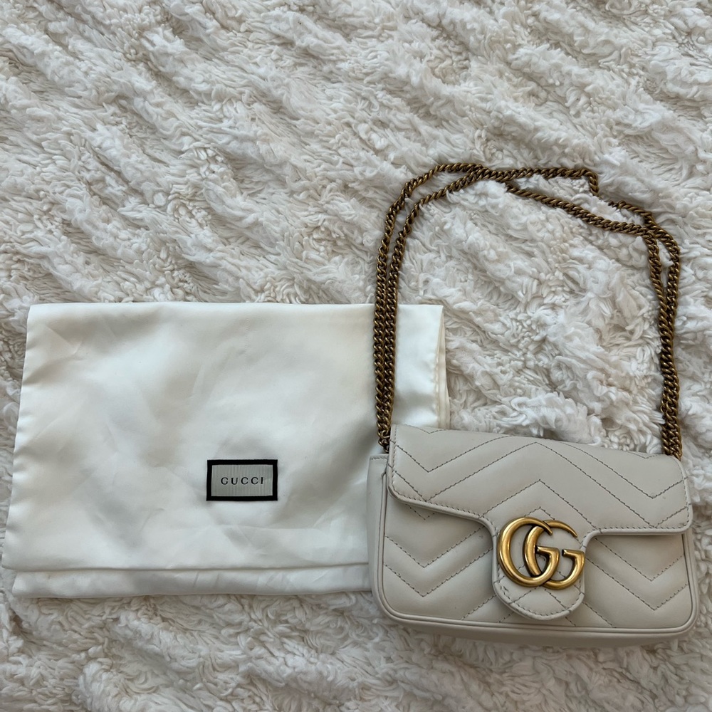Gucci GG Marmont leather super mini bag in white Chevron leather